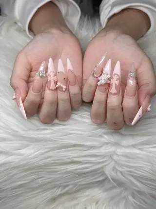 ネイル Lee Nailsのネイルデザイン