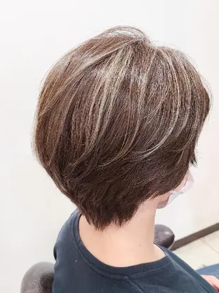 ショート カラー ブリーチ、デザイン  カラー福士直矢のヘアスタイル
