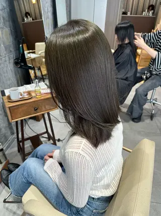 ミディアム カラー 小林 夢羽のヘアスタイル