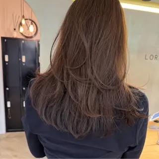 ロング カラー レイヤーカット/ 透明感ベージュ モカのヘアスタイル