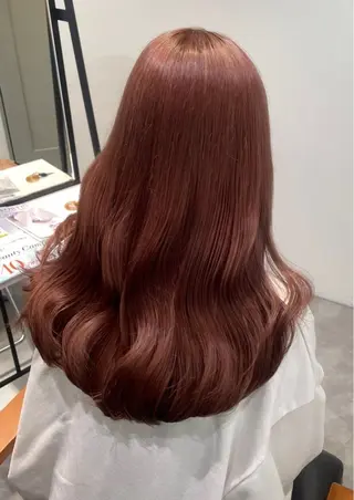 ロング カラー 岡田まみ🍒🤍 透明感カラーのヘアスタイル