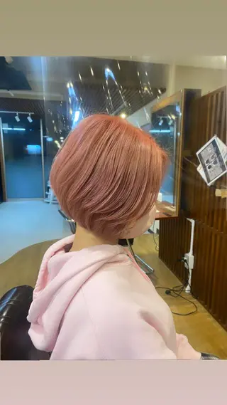 ショート カラー 女性目線でつくる ボブ縮毛矯正のヘアスタイル