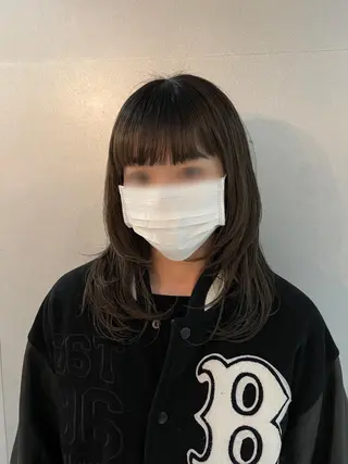 セミロング ウルフカット レイヤーカットのヘアスタイル