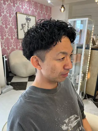 ショート カラー パーマ 穐田 司樹のヘアスタイル