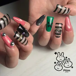 ネイル Plüm 実李のネイルデザイン
