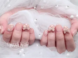 ショート Beryl Nail 新大久保のネイルデザイン