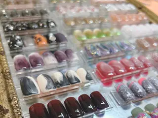 ネイル 透灯 TOUTOU 🪄のネイルデザイン