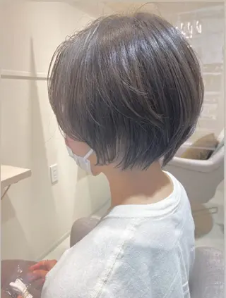 ショート カラー 塚本 希来のヘアスタイル