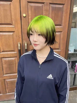 ショート カラー Riho ブリーチモデル募集中のヘアスタイル