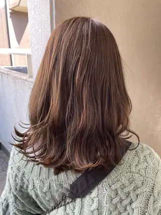 ミディアム カラー 奥野 紗弓のヘアスタイル
