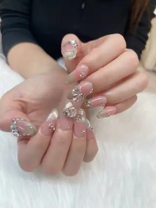 ネイル UnFLAIR麻布 十番店🎀SARAのネイルデザイン