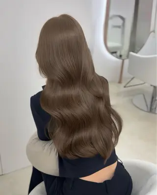 ロング カラー miyuu/ベージュ ブリーチなしWカラーのヘアスタイル