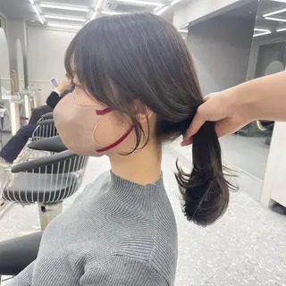 ミディアム 透明感オリーブ🫒/ ブリーチなしWカラーのヘアスタイル