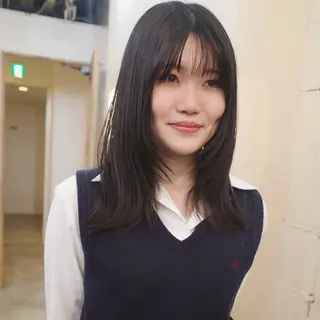 ミディアム 透明感カラー/顔周り 臼井逸美のヘアスタイル
