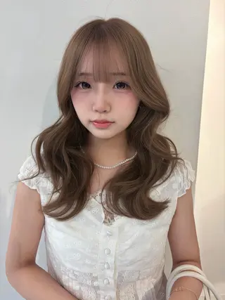 セミロング カラー vivie Madokaのヘアスタイル