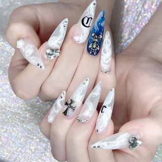 ネイル Queens テイのネイルデザイン