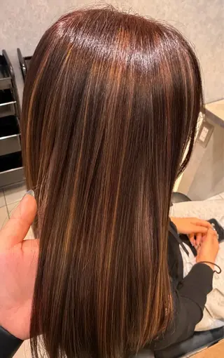 セミロング 上田 佳奈のヘアスタイル