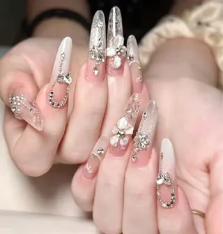 ネイル D-BEAUTY Nailsalonのネイルデザイン