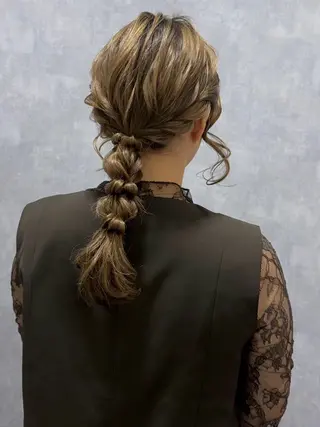 ロング カラー ヘアアレンジ Studio CUOREのヘアスタイル