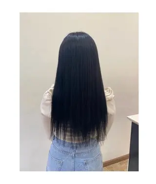 カラー 新嵩 真理のヘアスタイル