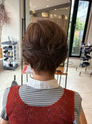 ショート カラー スギモト リョウのヘアスタイル