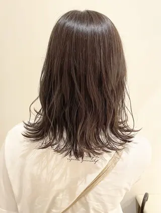 ミディアム 透明感カラー✨ 艶カラーのヘアスタイル