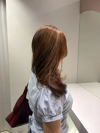 セミロング カラー 佐野 えり奈のヘアスタイル
