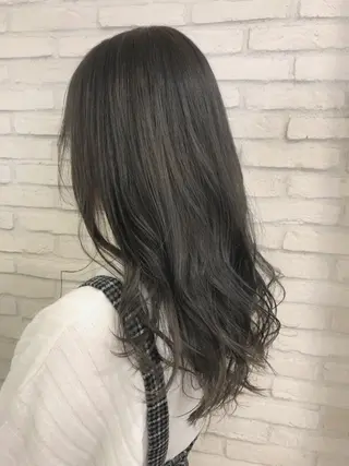 ロング カラー 大平 美沙のヘアスタイル