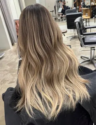 ロング カラー いちか 🪶バレイヤージュのヘアスタイル