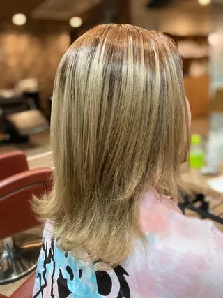 セミロング カラー ERIKO Tのヘアスタイル