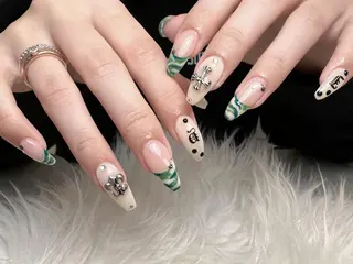 ネイル Elegantトウ ショウレイのネイルデザイン