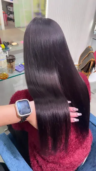 カラー Mii. 内田萌々のヘアスタイル