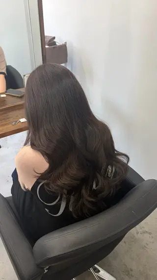カラー 山根 明紗のヘアスタイル