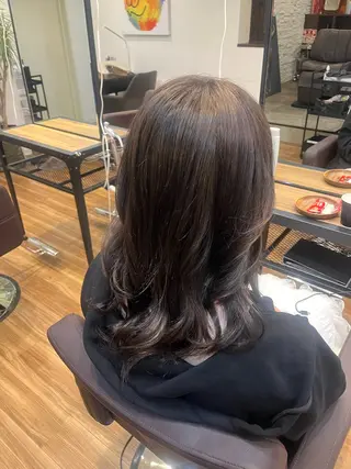 ミディアム カラー 新倉 あかねのヘアスタイル