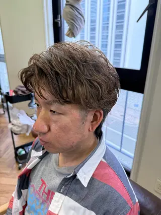 ショート パーマ メンズ 溝口 槙里也のヘアスタイル