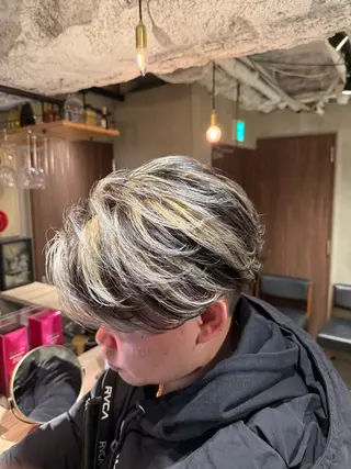 ショート 艶感/レイヤーカット 🌐Taketoのヘアスタイル