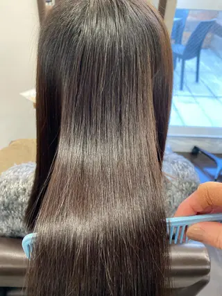 ロング 透明感カラー栄 みゆのヘアスタイル