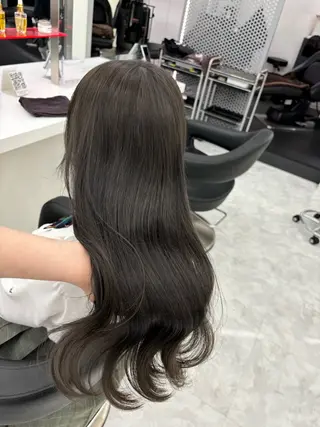 ロング カラー 抜け感レイヤー︴ ニュアンスカラーのヘアスタイル