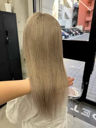 カラー Asami／名古屋／ ハイトーン／デザインのヘアスタイル