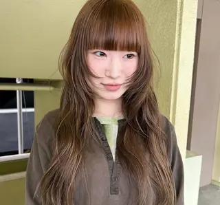 ロング カラー レイヤーカット/ 透明感ベージュ　モカのヘアスタイル
