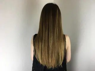 ロング still .のヘアスタイル