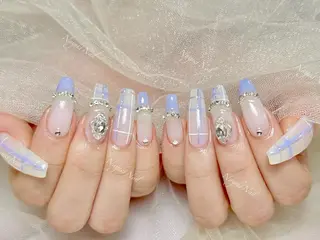 ネイル 🦋 Queenieのネイルデザイン