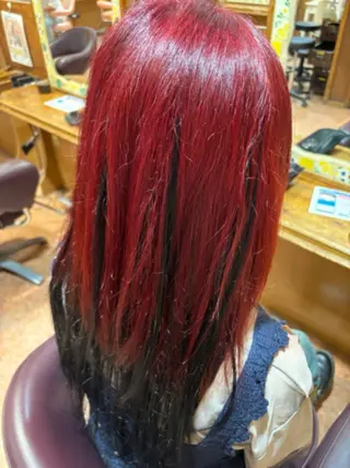 カラー 在原 和佳のヘアスタイル