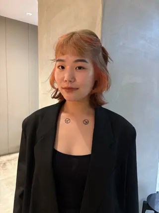 ミディアム カラー 浅見 文音のヘアスタイル