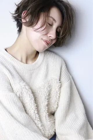 ショート 佐山 眞紀のヘアスタイル