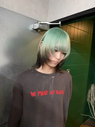 カラー 山本 夏恋のヘアスタイル