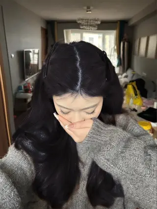 ロング カラー ラベンダー💜 グレージュ🩶のヘアスタイル