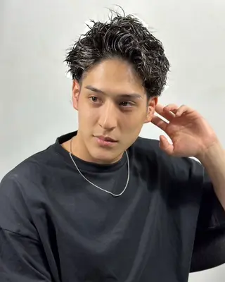 ミディアム カラー パーマ メンズ 中原 滉太のヘアスタイル