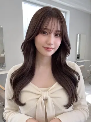 ロング 韓国風🥀透明感 カラー🖤uraraのヘアスタイル