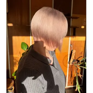 ショート ハイトーン/ ダブルカラー/透明感のヘアスタイル